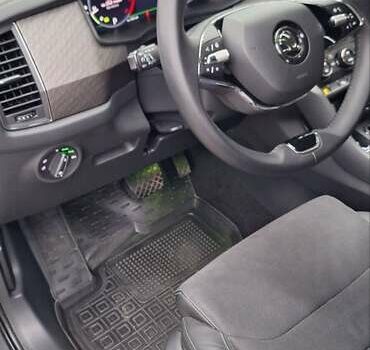 Сірий Шкода Kodiaq, об'ємом двигуна 1.97 л та пробігом 33 тис. км за 42500 $, фото 4 на Automoto.ua