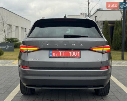 Серый Шкода Kodiaq, объемом двигателя 1.97 л и пробегом 184 тыс. км за 34999 $, фото 6 на Automoto.ua