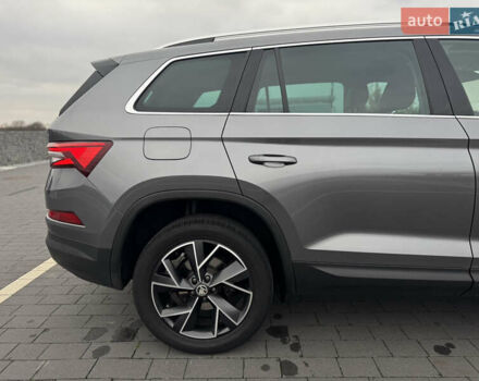 Серый Шкода Kodiaq, объемом двигателя 1.97 л и пробегом 184 тыс. км за 34999 $, фото 13 на Automoto.ua