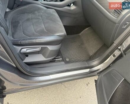 Сірий Шкода Kodiaq, об'ємом двигуна 1.98 л та пробігом 75 тис. км за 37000 $, фото 4 на Automoto.ua
