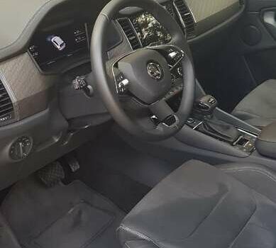 Серый Шкода Kodiaq, объемом двигателя 1.97 л и пробегом 14 тыс. км за 46200 $, фото 2 на Automoto.ua