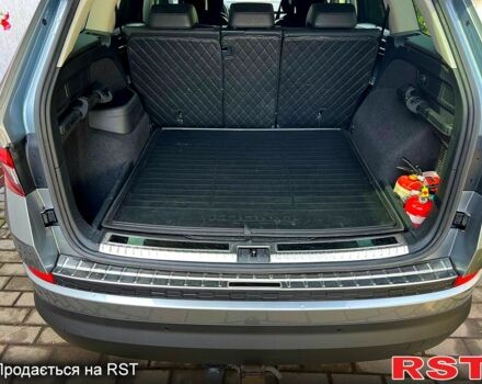 Шкода Kodiaq 2024 в Ивано-Франковске на Automoto.ua Серый Шкода Kodiaq, объемом двигателя 2 л и пробегом 102 тыс. км за 35000 $, фото 5 на Automoto.ua