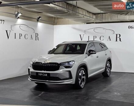 Шкода Kodiaq 2025 в Киеве на Automoto.ua Серый Шкода Kodiaq, объемом двигателя 2 л и пробегом 7 тыс. км за 51500 $, фото 2 на Automoto.ua