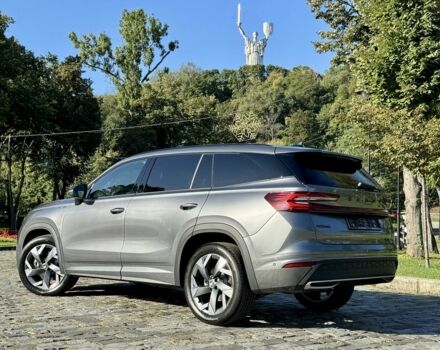 Шкода Kodiaq 2025 в Киеве на Automoto.ua Серый Шкода Kodiaq, объемом двигателя 2 л и пробегом 1 тыс. км за 52555 $, фото 1 на Automoto.ua