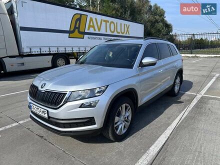 Шкода Kodiaq 2017 в Киеве на Automoto.ua Серый Шкода Kodiaq, объемом двигателя 1.98 л и пробегом 187 тыс. км за 18200 $, фото 1 на Automoto.ua