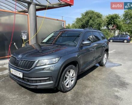 Серый Шкода Kodiaq, объемом двигателя 1.97 л и пробегом 350 тыс. км за 19300 $, фото 1 на Automoto.ua