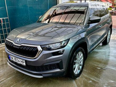 Серый Шкода Kodiaq, объемом двигателя 1.97 л и пробегом 82 тыс. км за 38900 $, фото 1 на Automoto.ua