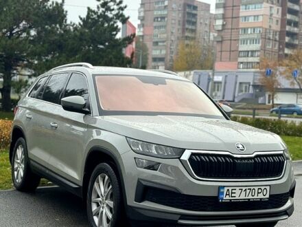 Шкода Kodiaq 2021 у Дніпро (Дніпропетровську) на Automoto.ua Сірий Шкода Kodiaq, об'ємом двигуна 2 л та пробігом 57 тис. км за 36700 $, фото 1 на Automoto.ua