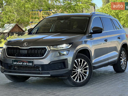 Шкода Kodiaq 2021 в Николаеве на Automoto.ua Серый Шкода Kodiaq, объемом двигателя 1.98 л и пробегом 35 тыс. км за 33500 $, фото 1 на Automoto.ua