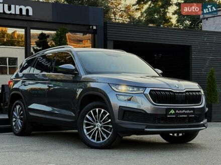 Шкода Kodiaq 2021 в Киеве на Automoto.ua Серый Шкода Kodiaq, объемом двигателя 1.98 л и пробегом 36 тыс. км за 33699 $, фото 1 на Automoto.ua