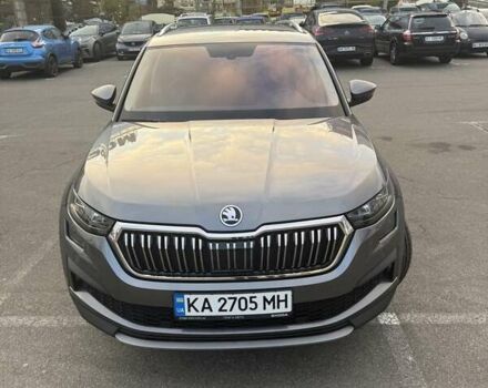 Шкода Kodiaq 2023 в Киеве на Automoto.ua Серый Шкода Kodiaq, объемом двигателя 1.98 л и пробегом 75 тыс. км за 37000 $, фото 1 на Automoto.ua
