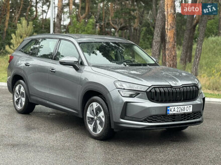 Шкода Kodiaq 2024 в Киеве на Automoto.ua Серый Шкода Kodiaq, объемом двигателя 1.97 л и пробегом 14 тыс. км за 43500 $, фото 1 на Automoto.ua