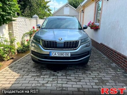 Шкода Kodiaq 2024 в Ивано-Франковске на Automoto.ua Серый Шкода Kodiaq, объемом двигателя 2 л и пробегом 102 тыс. км за 35000 $, фото 1 на Automoto.ua