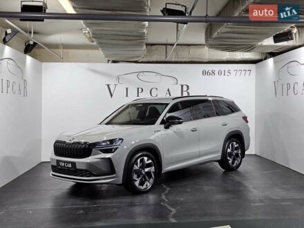 Шкода Kodiaq 2025 в Киеве на Automoto.ua Серый Шкода Kodiaq, объемом двигателя 2 л и пробегом 7 тыс. км за 51500 $, фото 1 на Automoto.ua