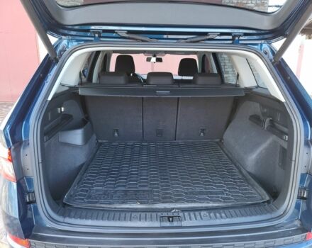 Синий Шкода Kodiaq, объемом двигателя 2 л и пробегом 120 тыс. км за 27000 $, фото 3 на Automoto.ua