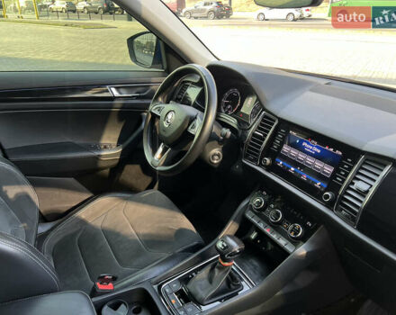Синий Шкода Kodiaq, объемом двигателя 1.98 л и пробегом 238 тыс. км за 18500 $, фото 12 на Automoto.ua