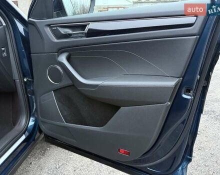 Синий Шкода Kodiaq, объемом двигателя 1.97 л и пробегом 104 тыс. км за 39999 $, фото 58 на Automoto.ua