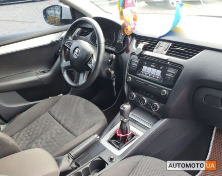Белый Шкода Octavia A7, объемом двигателя 1.6 л и пробегом 216 тыс. км за 11700 $, фото 13 на Automoto.ua