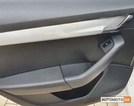 Белый Шкода Octavia A7, объемом двигателя 1.6 л и пробегом 216 тыс. км за 11700 $, фото 16 на Automoto.ua
