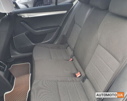 Белый Шкода Octavia A7, объемом двигателя 1.6 л и пробегом 216 тыс. км за 11700 $, фото 17 на Automoto.ua