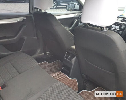 Белый Шкода Octavia A7, объемом двигателя 1.6 л и пробегом 216 тыс. км за 11700 $, фото 19 на Automoto.ua