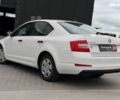 Белый Шкода Octavia A7, объемом двигателя 1.2 л и пробегом 270 тыс. км за 8990 $, фото 9 на Automoto.ua