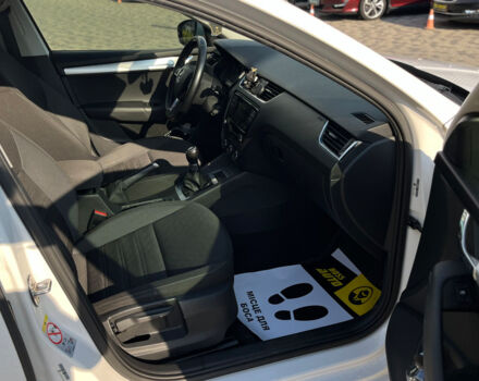 Білий Шкода Octavia A7, об'ємом двигуна 1.6 л та пробігом 135 тис. км за 14800 $, фото 23 на Automoto.ua