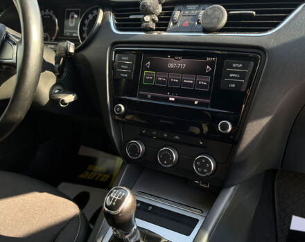 Білий Шкода Octavia A7, об'ємом двигуна 1.6 л та пробігом 135 тис. км за 14800 $, фото 20 на Automoto.ua