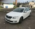 Белый Шкода Octavia A7, объемом двигателя 2 л и пробегом 218 тыс. км за 13950 $, фото 1 на Automoto.ua