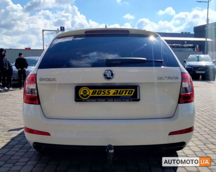 Белый Шкода Octavia A7, объемом двигателя 1.6 л и пробегом 247 тыс. км за 12790 $, фото 5 на Automoto.ua