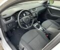 Белый Шкода Octavia A7, объемом двигателя 1.6 л и пробегом 175 тыс. км за 12500 $, фото 18 на Automoto.ua