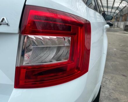 Белый Шкода Octavia A7, объемом двигателя 2 л и пробегом 298 тыс. км за 13190 $, фото 12 на Automoto.ua