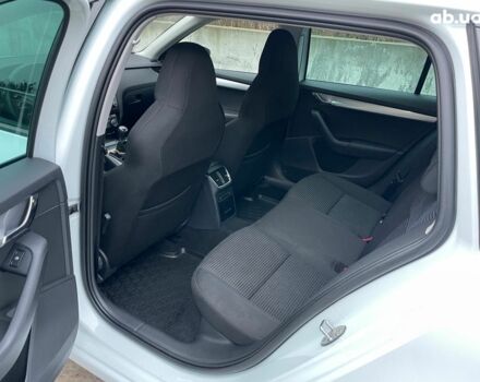 Белый Шкода Octavia A7, объемом двигателя 2 л и пробегом 298 тыс. км за 13190 $, фото 20 на Automoto.ua