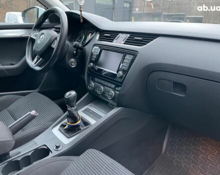 Белый Шкода Octavia A7, объемом двигателя 2 л и пробегом 298 тыс. км за 13190 $, фото 14 на Automoto.ua
