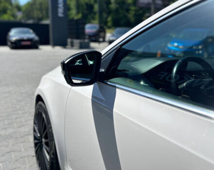 Белый Шкода Octavia A7, объемом двигателя 2 л и пробегом 276 тыс. км за 14600 $, фото 7 на Automoto.ua