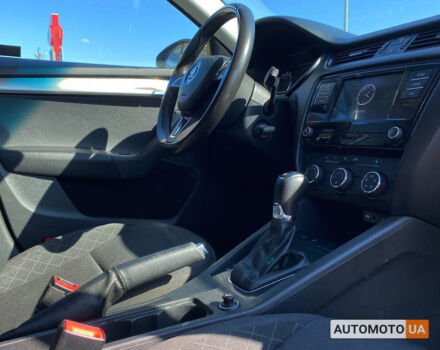Белый Шкода Octavia A7, объемом двигателя 1.6 л и пробегом 192 тыс. км за 13500 $, фото 14 на Automoto.ua
