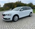 Белый Шкода Octavia A7, объемом двигателя 1.6 л и пробегом 190 тыс. км за 13850 $, фото 5 на Automoto.ua