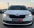 Белый Шкода Octavia A7, объемом двигателя 1.6 л и пробегом 302 тыс. км за 14290 $, фото 1 на Automoto.ua