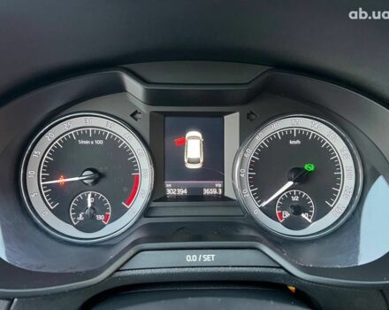 Белый Шкода Octavia A7, объемом двигателя 1.6 л и пробегом 302 тыс. км за 14290 $, фото 21 на Automoto.ua