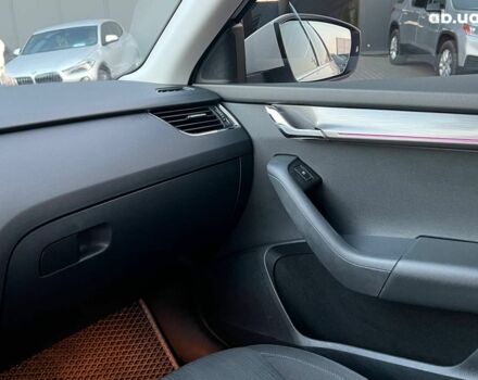 Белый Шкода Octavia A7, объемом двигателя 1.6 л и пробегом 302 тыс. км за 14290 $, фото 32 на Automoto.ua