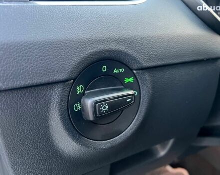 Белый Шкода Octavia A7, объемом двигателя 1.6 л и пробегом 302 тыс. км за 14290 $, фото 20 на Automoto.ua