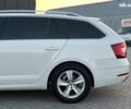 Белый Шкода Octavia A7, объемом двигателя 1.6 л и пробегом 302 тыс. км за 14290 $, фото 4 на Automoto.ua