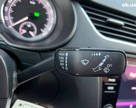Белый Шкода Octavia A7, объемом двигателя 1.6 л и пробегом 302 тыс. км за 14290 $, фото 25 на Automoto.ua
