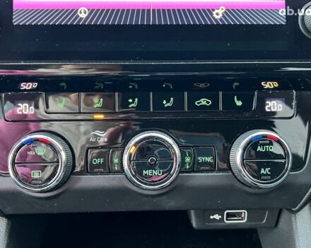 Белый Шкода Octavia A7, объемом двигателя 1.6 л и пробегом 302 тыс. км за 14290 $, фото 29 на Automoto.ua