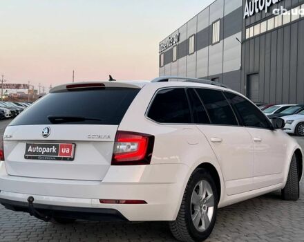 Белый Шкода Octavia A7, объемом двигателя 1.6 л и пробегом 302 тыс. км за 14290 $, фото 7 на Automoto.ua