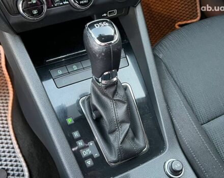 Белый Шкода Octavia A7, объемом двигателя 1.6 л и пробегом 302 тыс. км за 14290 $, фото 31 на Automoto.ua