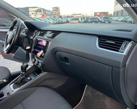 Белый Шкода Octavia A7, объемом двигателя 1.6 л и пробегом 302 тыс. км за 14290 $, фото 36 на Automoto.ua