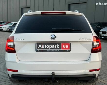Белый Шкода Octavia A7, объемом двигателя 1.6 л и пробегом 302 тыс. км за 14290 $, фото 6 на Automoto.ua