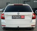 Белый Шкода Octavia A7, объемом двигателя 1.6 л и пробегом 302 тыс. км за 14290 $, фото 6 на Automoto.ua