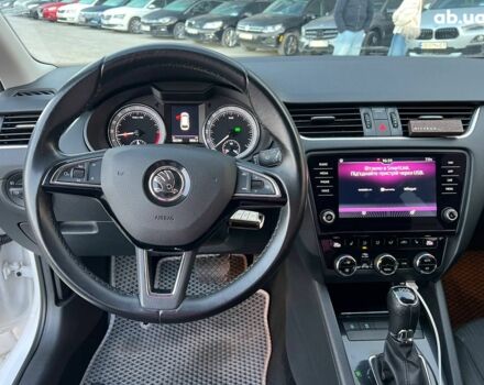 Белый Шкода Octavia A7, объемом двигателя 1.6 л и пробегом 302 тыс. км за 14290 $, фото 22 на Automoto.ua